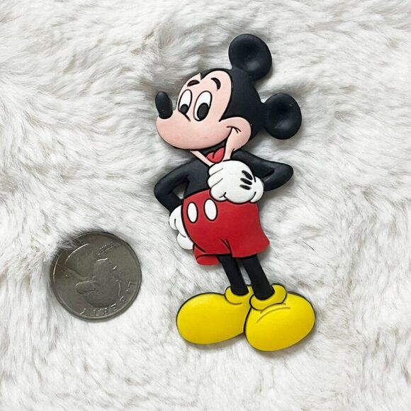 🔮‎ 5/$25 Vintage Disney Mickey Mouse Magnet - Picture 3 of 3